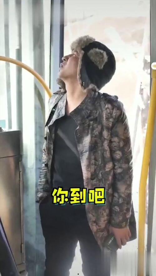 彝语配音搞笑视频,笑料横生！搞笑视频带你领略民族风趣